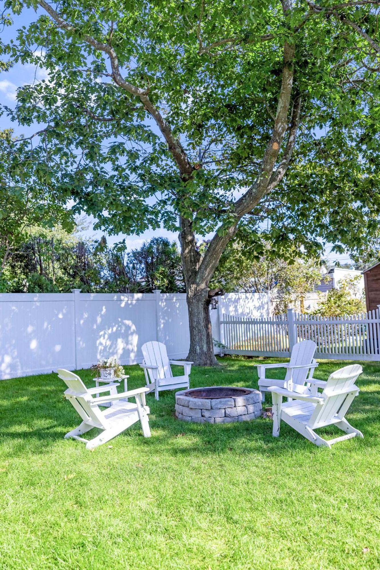Pine Point Beach House With Deck, Fire Pit & Porch Scarborough Bagian luar foto